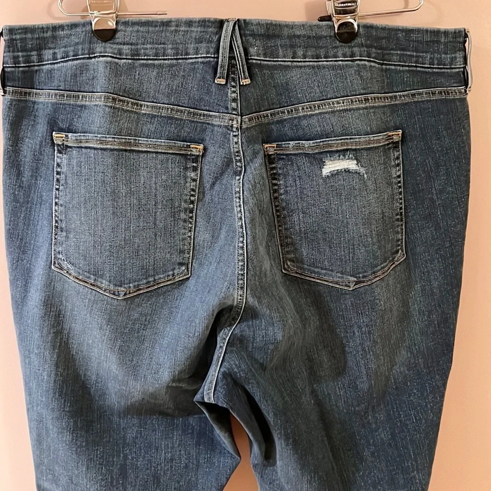 Good American Good Straight Jeans - Picture 7 of 9